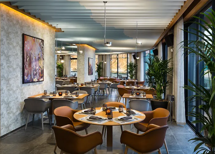 Luxury hotel only: Kempinski Summerland Hotel & Resort Beirut