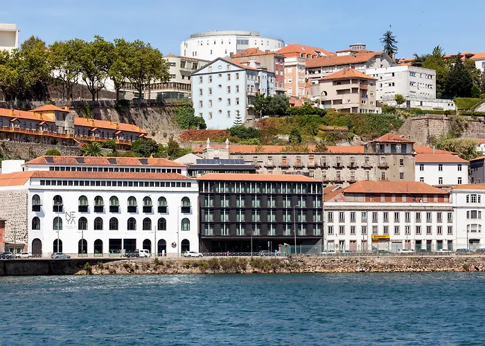 Neya Porto
