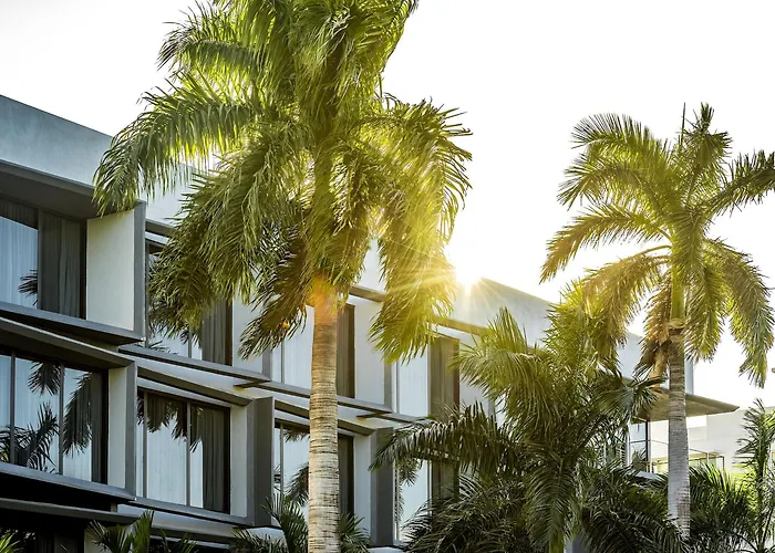 Pet Friendly hotel: Urbanica Euclid