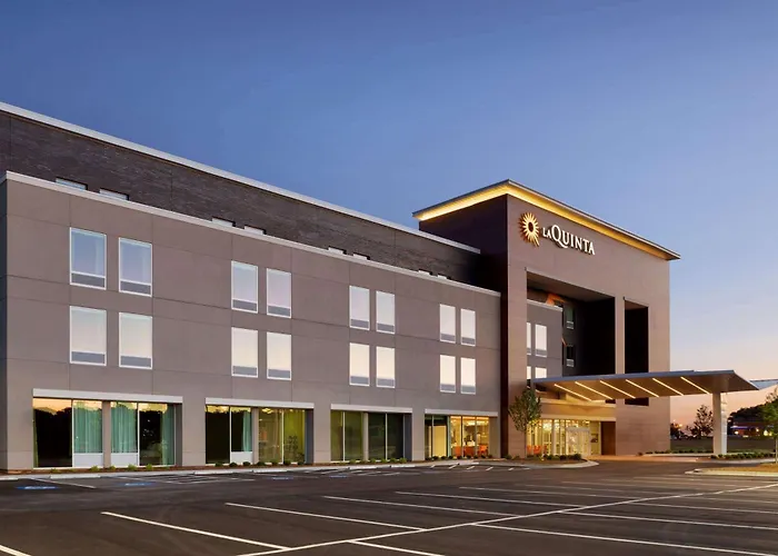 La Quinta Inn & Suites By Wyndham
