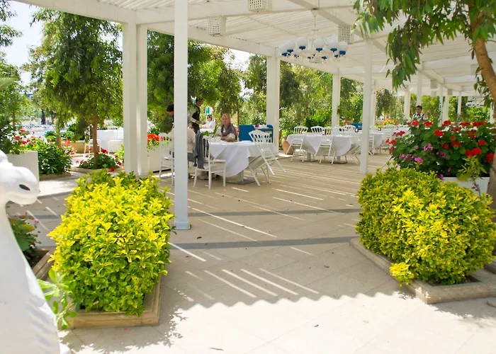 Family Hotel: Sapphire Marine