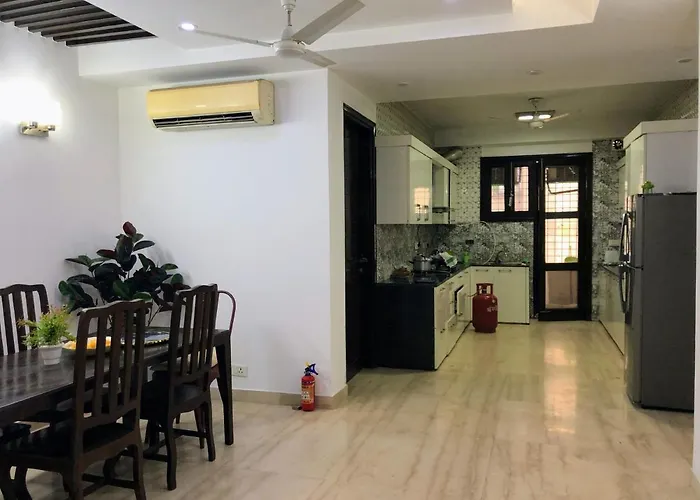 Hotel: Avatar Living @Safdarjung Enclave