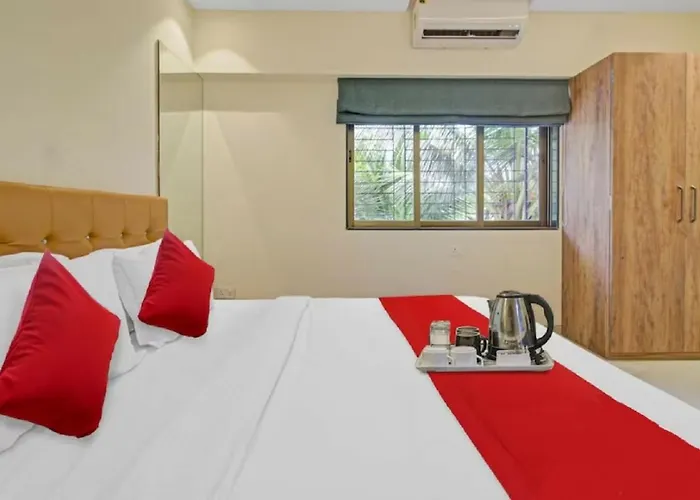 Pet Friendly hotel: Hotel Sunrise Juhu