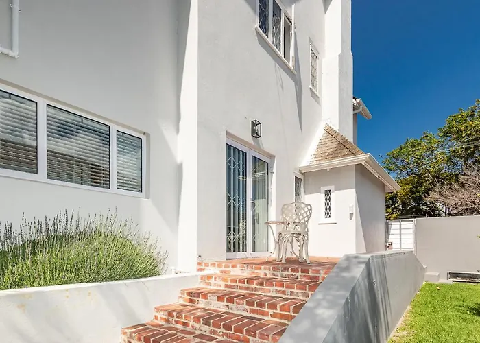 Spacious Guest Apartment In Rondebosch