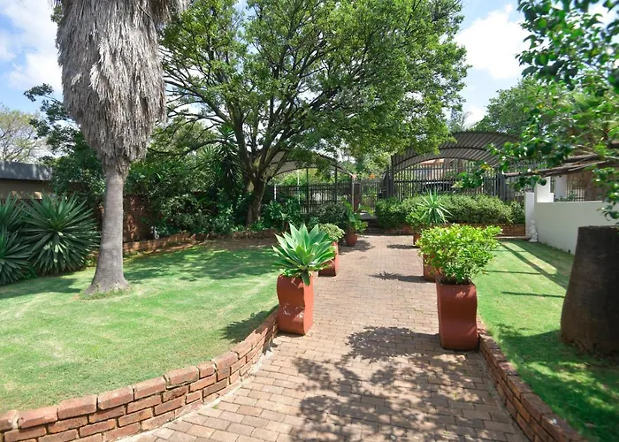 Pet Friendly hotel: Spacious Menlyn Maine Villa