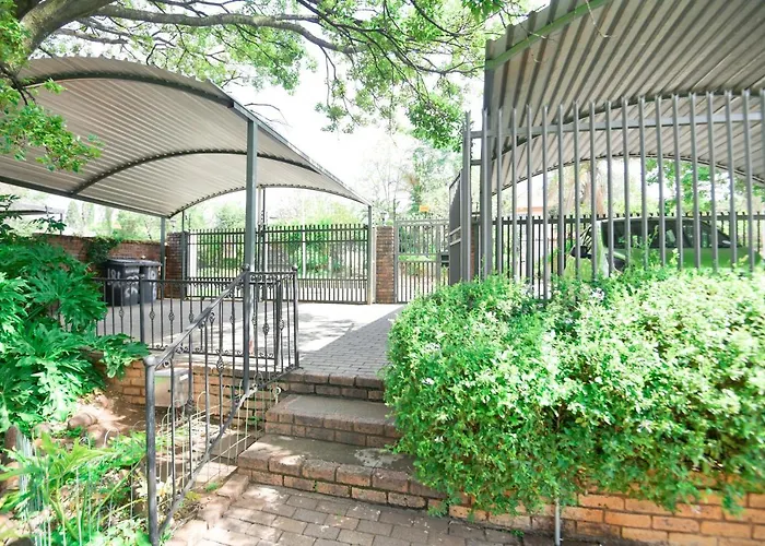 Pet Friendly hotel: Spacious Menlyn Maine Villa