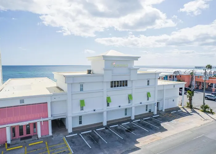 Hotel near College: Flamingo Hotel & Tower