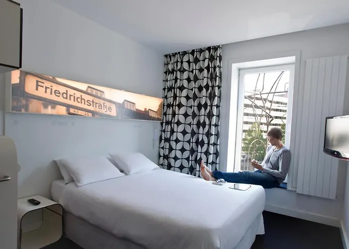 Cheap hotel: Hotel Gat Point Charlie