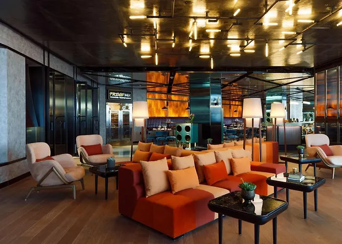 Hotel with Tennis: Renaissance New York Flushing Hotel At Tangram
