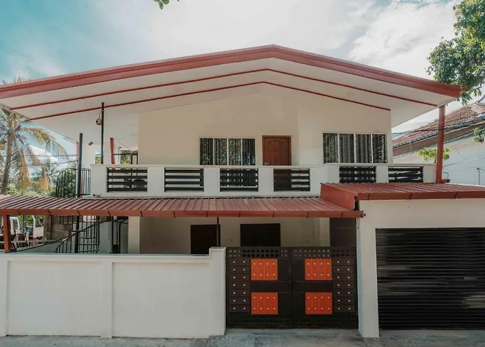 Family Hotel: Sri Construction Circuit Bungalow