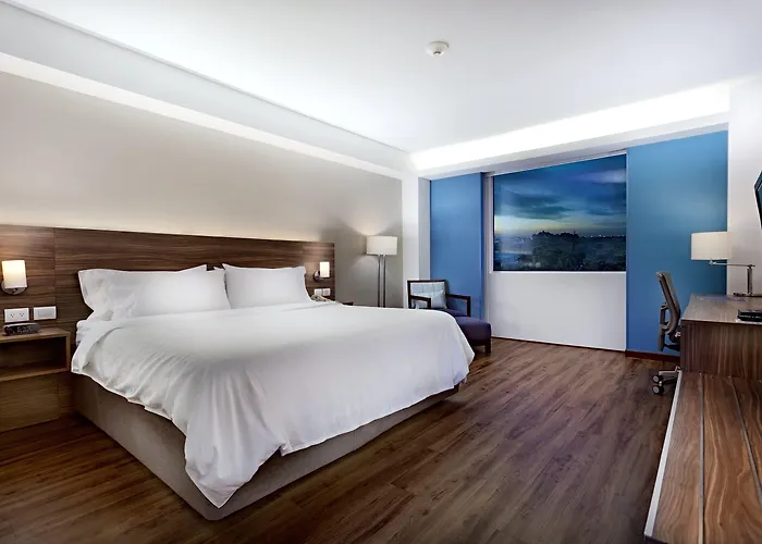 Luxury hotel only: Holiday Inn Express Villahermosa By Ihg