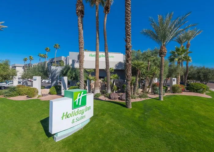 Holiday Inn And Suites Airport North By Ihg