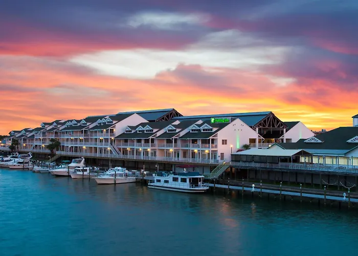 Kid friendly hotel Holiday Inn & Suites Clearwater Beach S-Harbourside