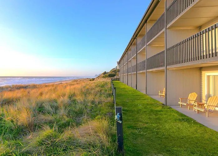 3 star hotels Lincoln Sands Oceanfront Resort, An Ascend Collection