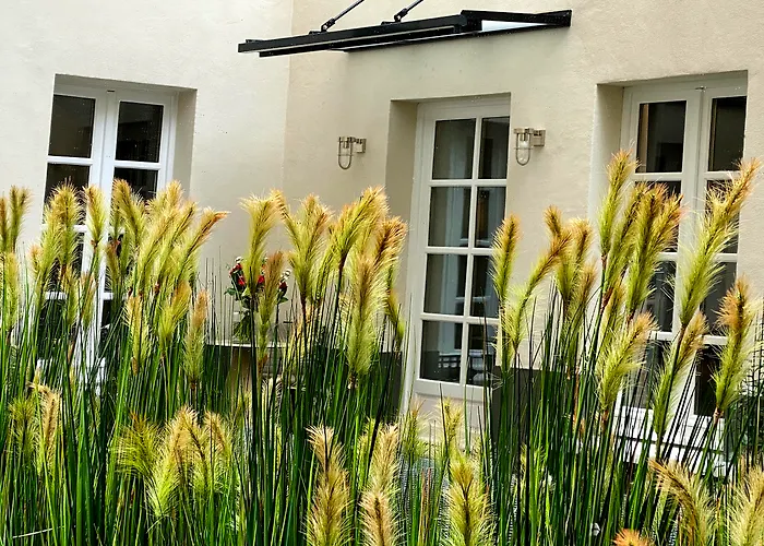 Hotel La Lanterne & Spa By Timhotel