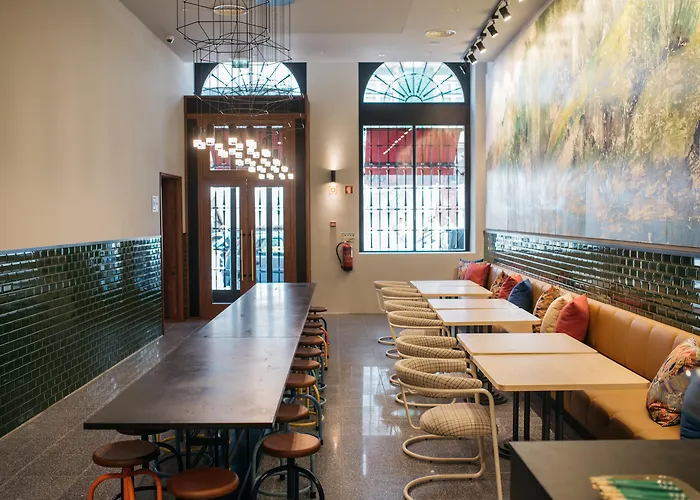 Hotel with view: The Editory House Ribeira Porto Hotel