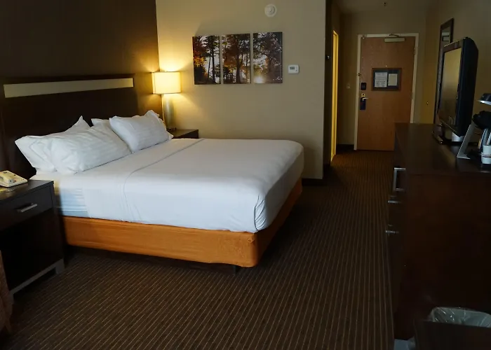Holiday Inn Express & Suites Watertown - Thousand Islands By Ihg
