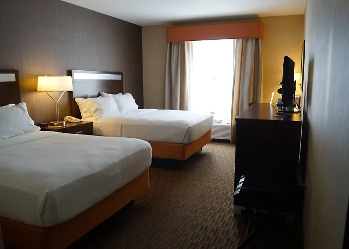 Holiday Inn Express & Suites Watertown - Thousand Islands By Ihg