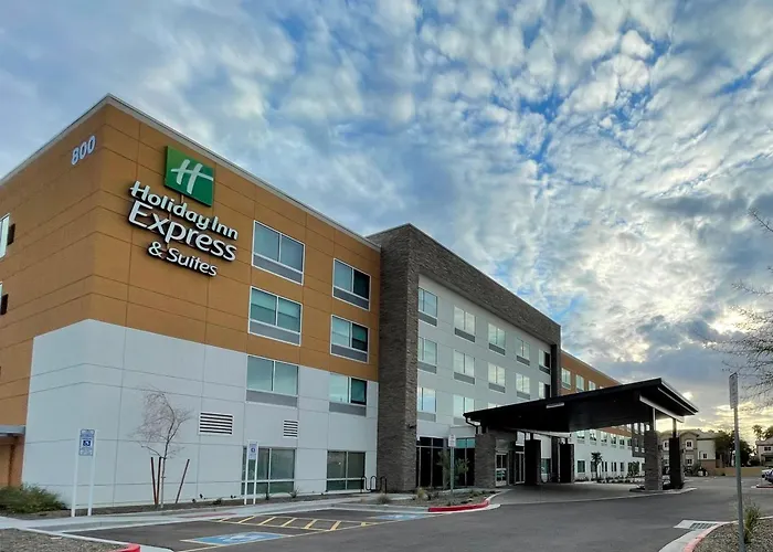 Trip to College Holiday Inn Express & Suites - Phoenix - Airport North By Ihg