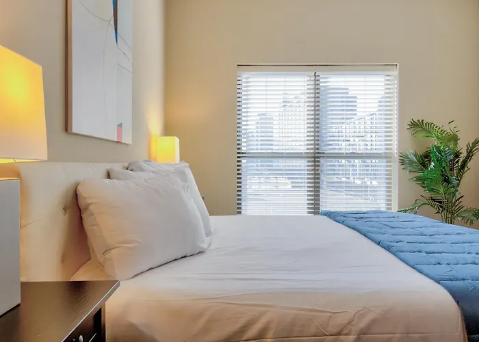 5 star hotel: Kasa Central West End St Louis