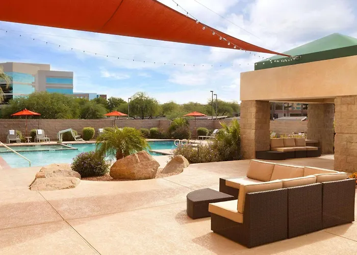 Cheap hotel: Radisson Hotel Phoenix Airport