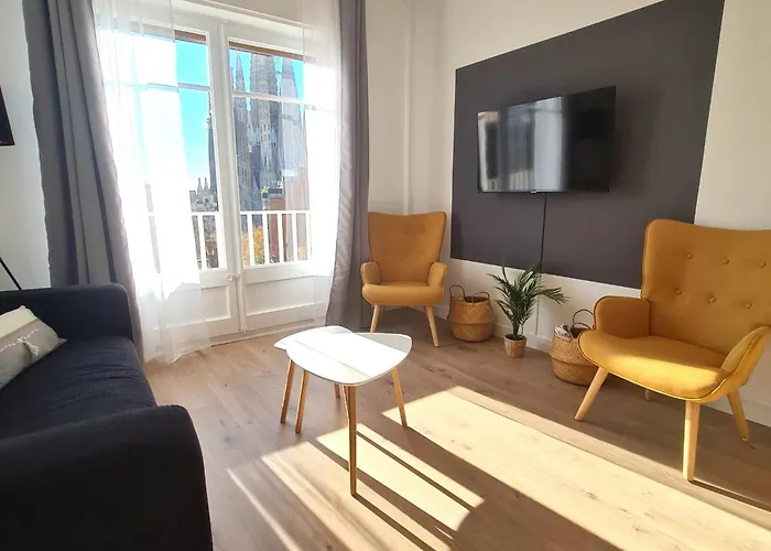 G74 Avenida Gaudi Nice 4 Bedrooms Apartment With Balcony With Views Of The Basilica Sagrada Familia