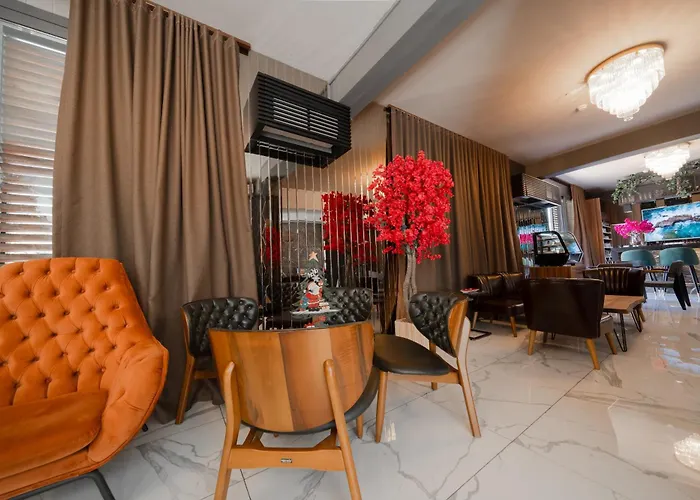 Cheap hotel: Sky Roof Hotel