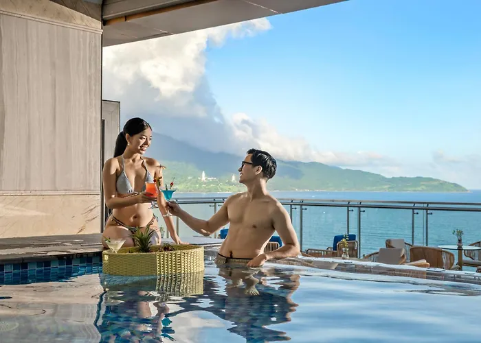 Hotel with view: Bluesun Danang Beach Hotel
