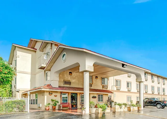 Super 8 By Wyndham /Fiesta