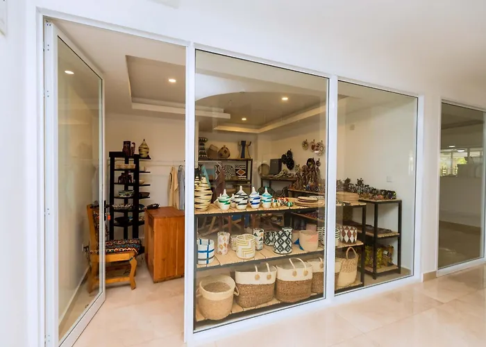 The Hut Restaurant & Boutique Hotel