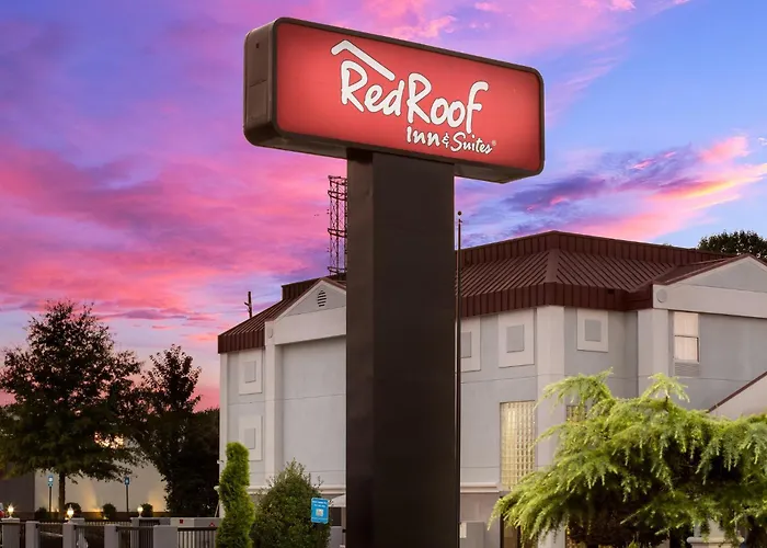 Motel: Red Roof Inn & Suites Newnan