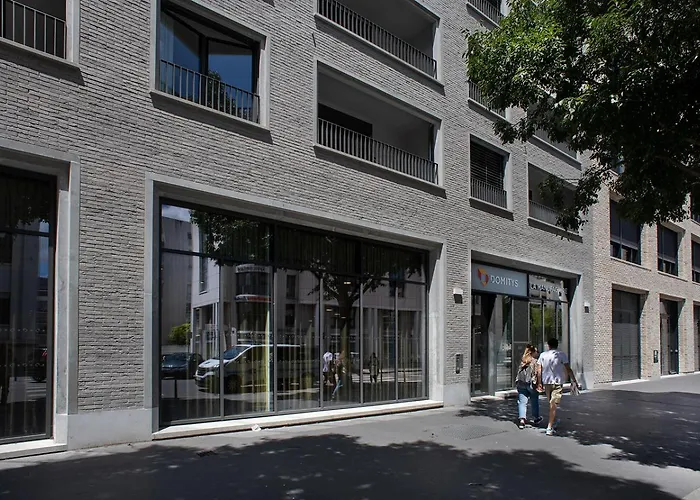 Hôtel de l'aéroport: Domitys Lyon La Manufacture