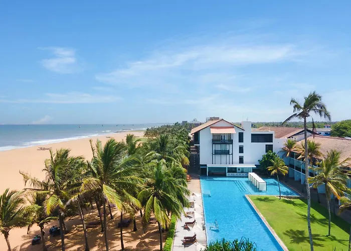 Hotel with view: Jetwing Blue