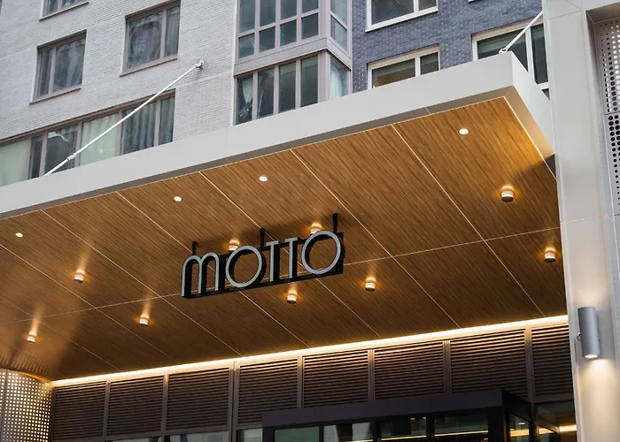Cheap hotel: Motto By Hilton New York City Times Square