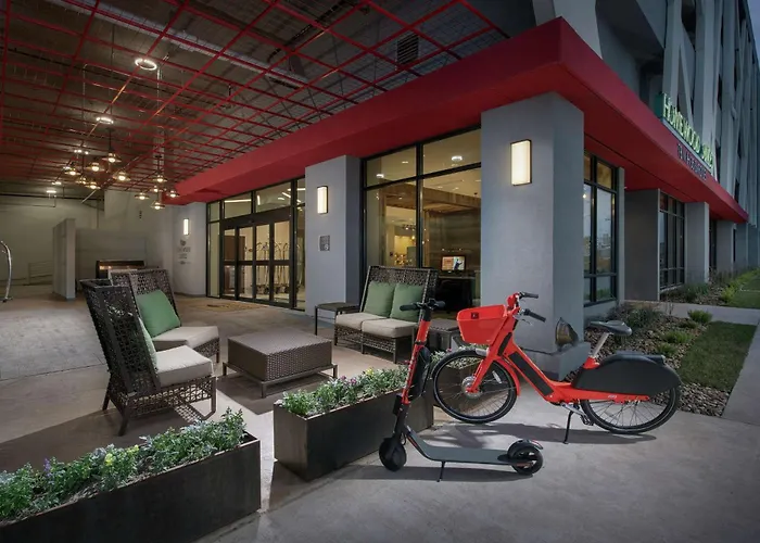 Hotel familiar: Homewood Suites By Hilton Austin Downtown