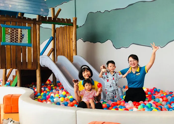 Hotel suites Citadines Marina Halong