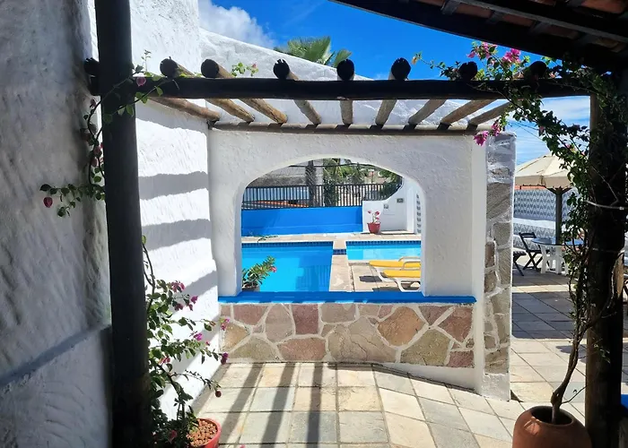 3 star hotel: Santorini Praia Hotel