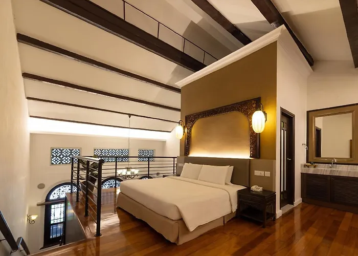 Luxury hotel only: Hotel Puri Melaka