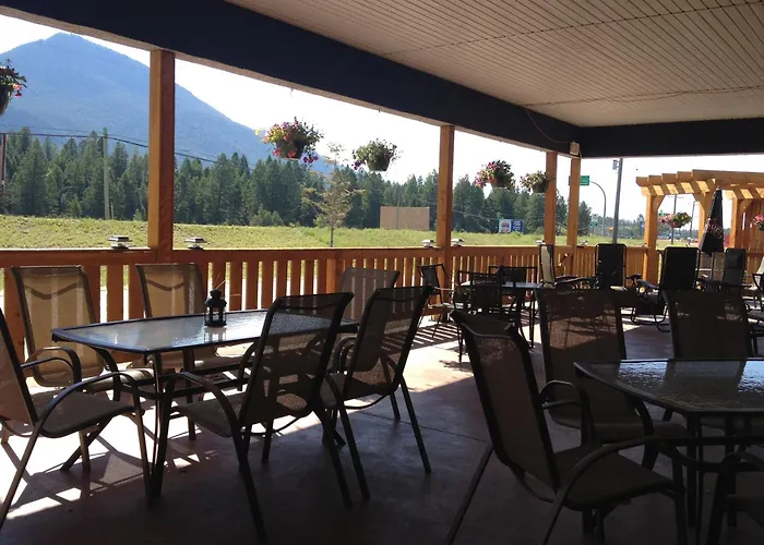 Family Hotel: The Kanata Inns Invermere