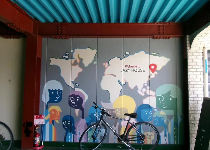 Hotel with view: Lazy House