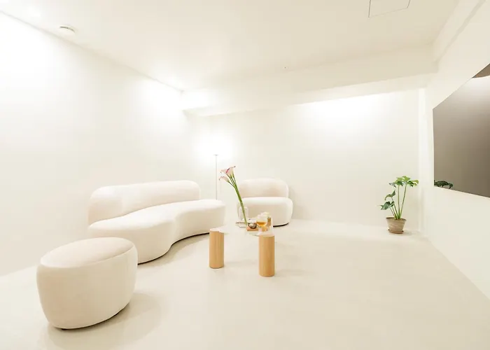 Vacation rental: White Linen House