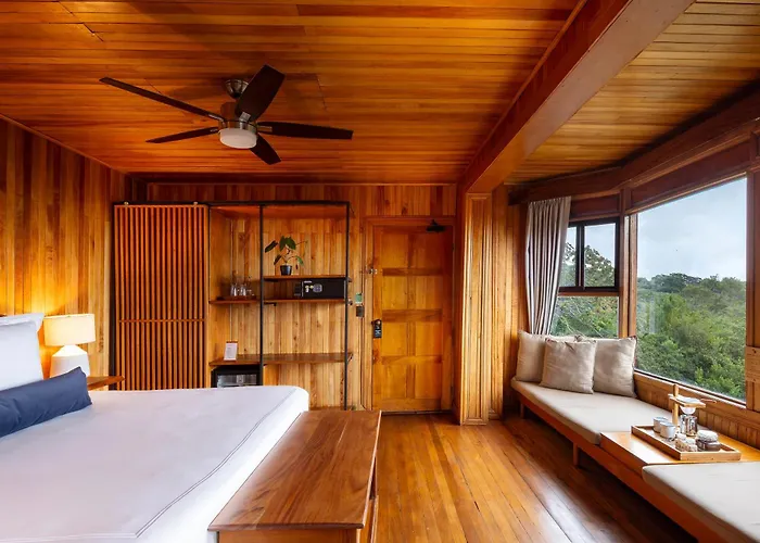 Luxury hotel only: Hotel Belmar