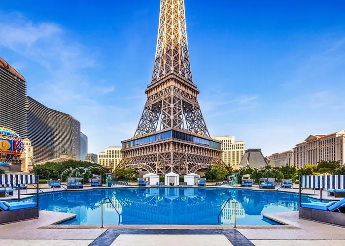 Beach hotel: Paris Las Vegas Hotel & Casino (Adults Only)