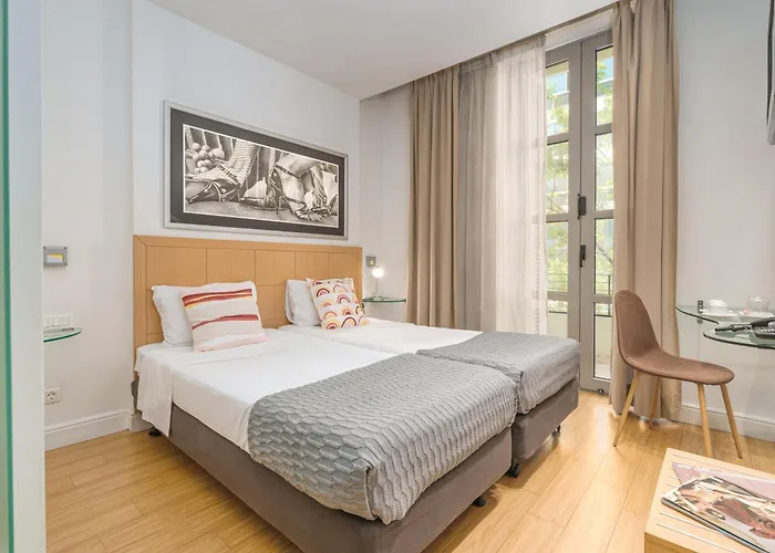 Chic Hotel