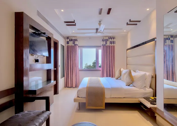 Hotel with Tennis: Empire Suites - Luxury Collection Hotel