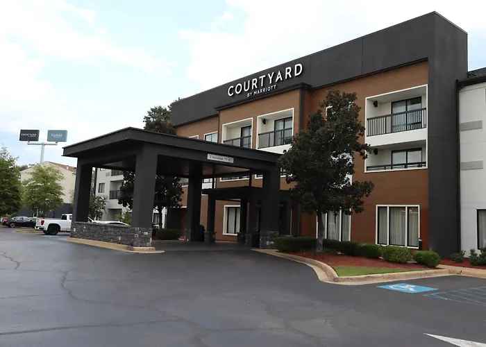 Resort: Courtyard Tuscaloosa