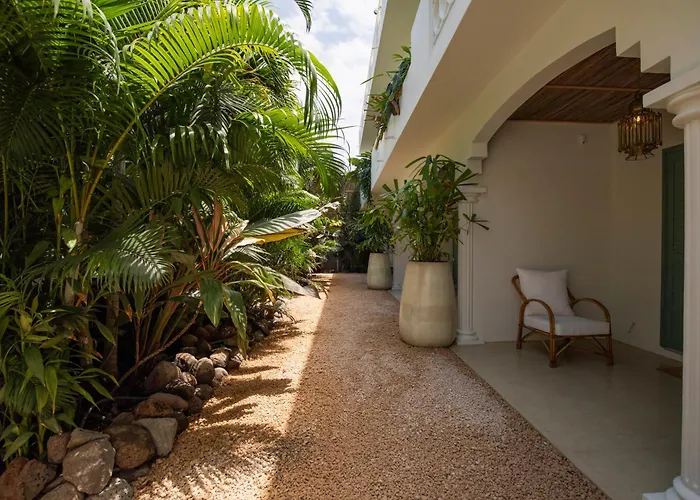 Maison Tropical