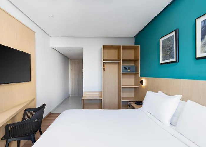 Hotels Close to Airport Rihab