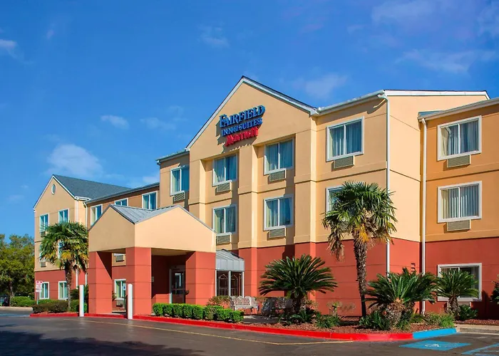Luxury hotel only: Fairfield Inn & Suites Lafayette I-10