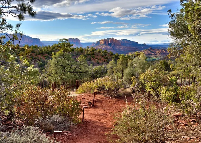 Boutique hotel only: Courtyard By Marriott Sedona
